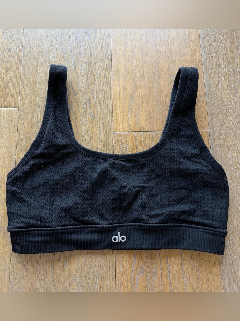 Alo Yoga, Seamless Cable Knit Bra, Black — Size Medium